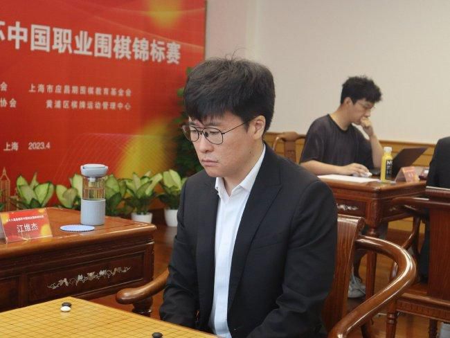 亚洲偷自拍另类图片二区