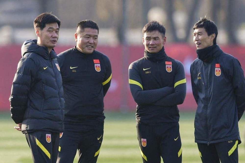 少妇装睡让我滑了进去