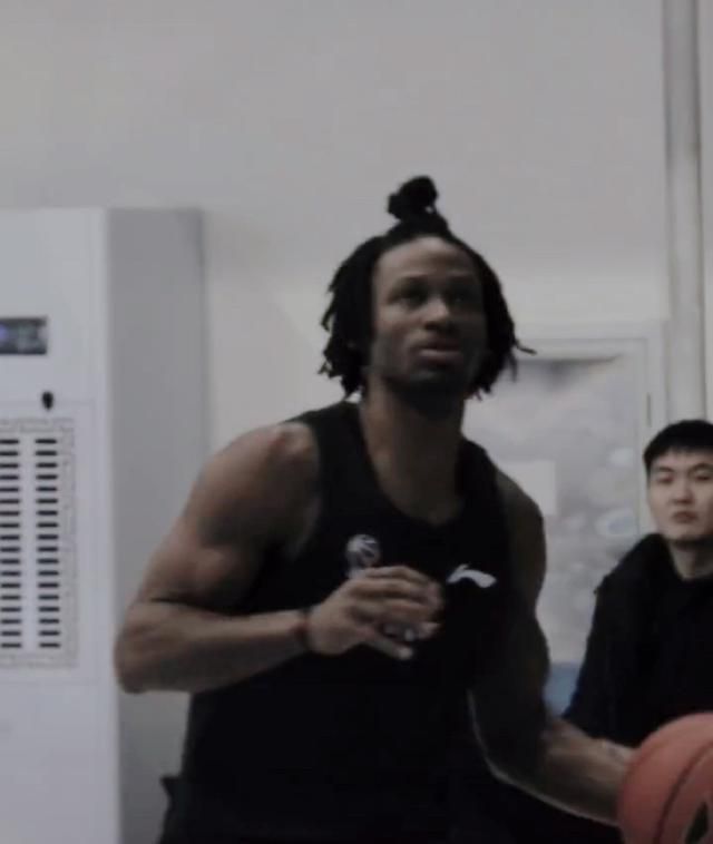 巨胸流奶水视频在线播放
